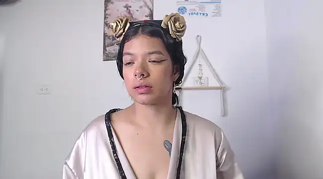 yungelitamor  online show from 02.02.25