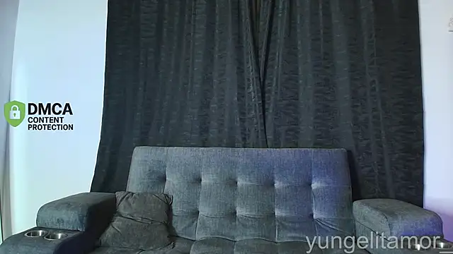 yungelitamor  online show from 11.04.25