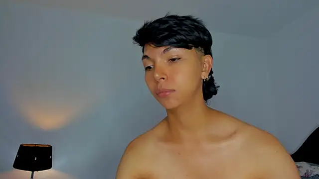 xhenisa  online show from 09.14.25