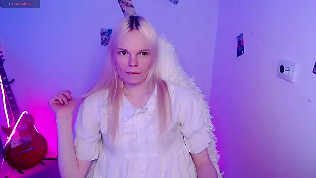 Emily Nyaffee online show from 11.26.25