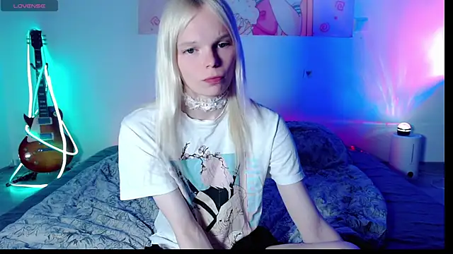 Snapshot of Emily_Nyaffee chatting on 07.18.26 Emily Nyaffee online show from 07.18.26