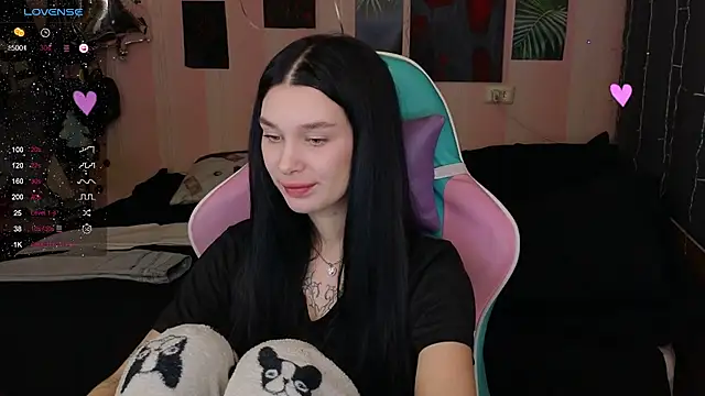 Snapshot of Amanda_Tender chatting on 02.04.25 Amanda Tender online show from 02.04.25