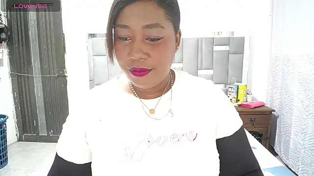 thickebonymilfF online show from 03.10.25