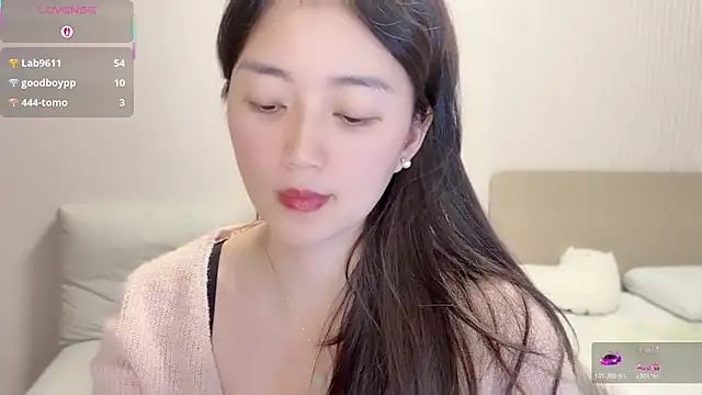 A-xena online show from 10.25.25