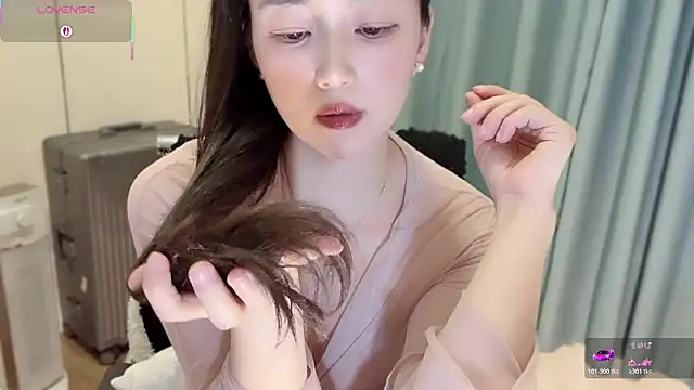 A-xena online show from 11.28.25