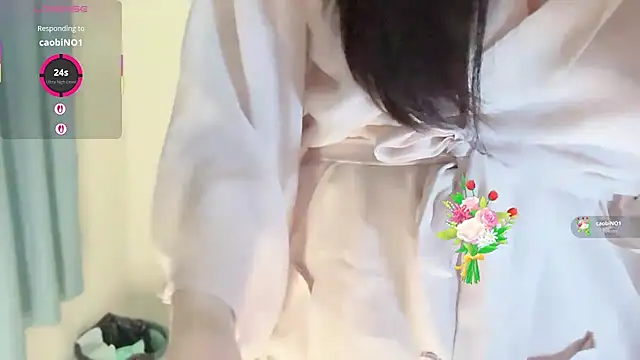 A-xena online show from 12.14.25