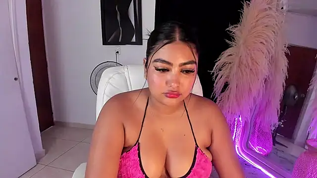 NatashaBrown12 online show from 09.10.25