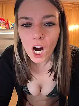 Snapshot of LadyLena1 chatting on 12.18.24 LadyLena1 online show from 12.18.24