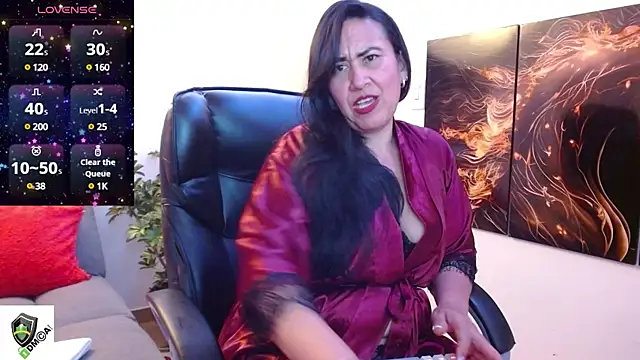 Snapshot of amalia_brunette chatting on 03.01.25 amalia brunette online show from 03.01.25