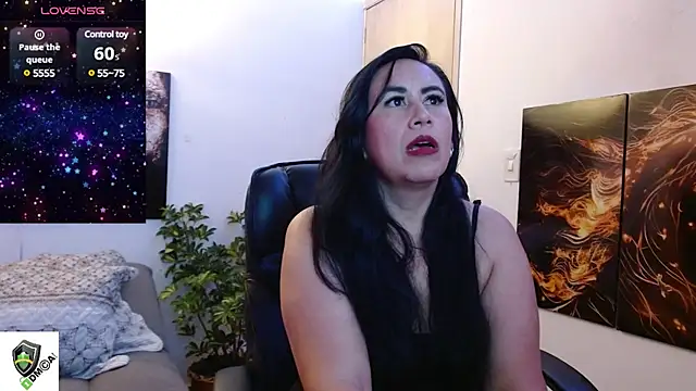 Snapshot of amalia_brunette chatting on 03.08.25 amalia brunette online show from 03.08.25