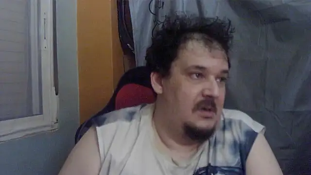 Snapshot of porkorossy chatting on 06.15.26 porkorossy online show from 06.15.26