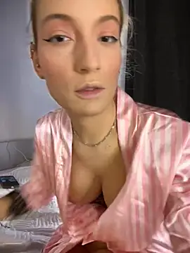 Ella Charm online show from 10.22.25