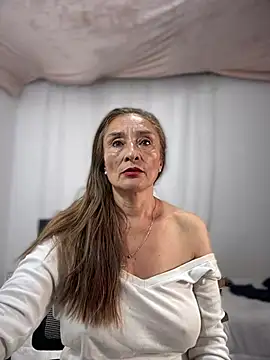 lilian prada online show from 03.01.26