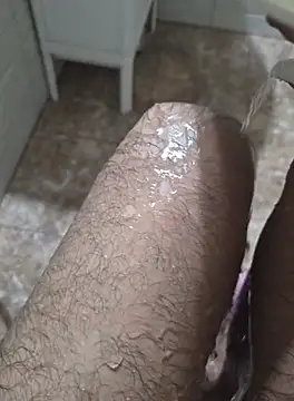 Snapshot of surfer_fun29 chatting on 10.13.25 surfer fun29 online show from 10.13.25