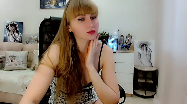 EveLove33 online show from 02.19.25