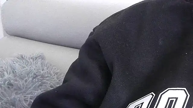 sarametisse26 online show from 01.15.25