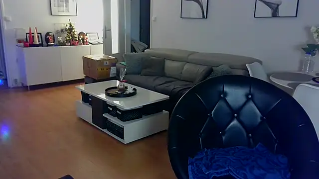 sarametisse26 online show from 12.05.25