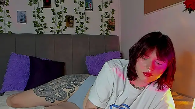 Snapshot of miss_Lizzy chatting on 01.25.25 miss Lizzy online show from 01.25.25