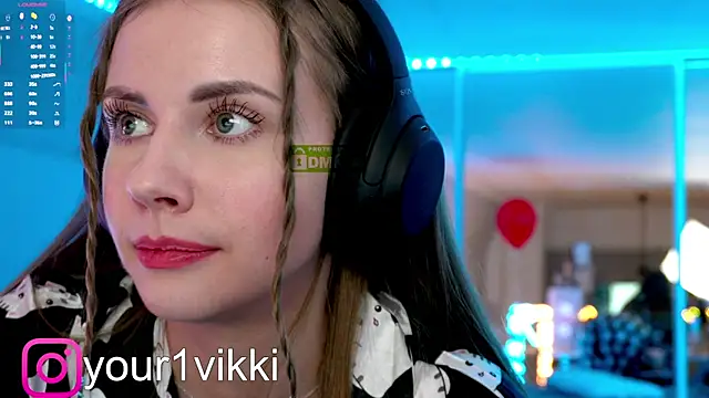 Vikki Cheese online show from 02.22.25