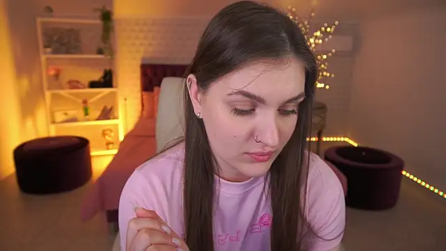 EmmyCharmm online show from 04.21.26