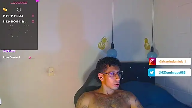 Snapshot of FuckHardlove chatting on 01.01.25 FuckHardlove online show from 01.01.25