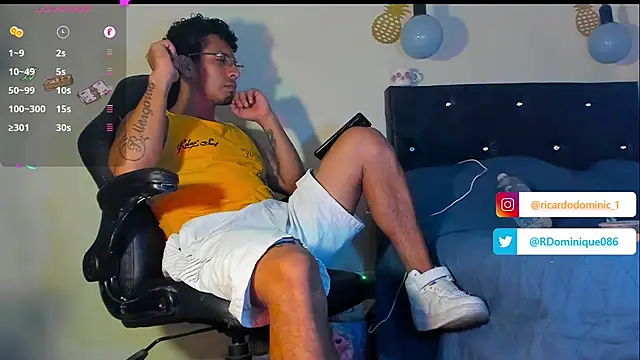 Snapshot of FuckHardlove chatting on 01.15.25 FuckHardlove online show from 01.15.25
