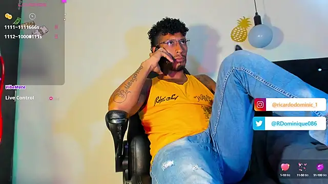 Snapshot of FuckHardlove chatting on 01.31.25 FuckHardlove online show from 01.31.25