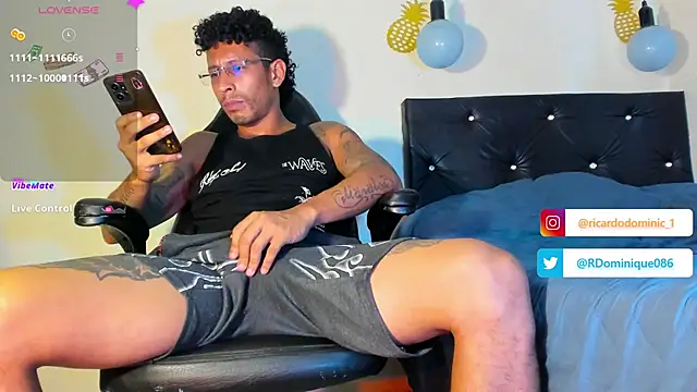 Snapshot of FuckHardlove chatting on 02.02.25 FuckHardlove online show from 02.02.25