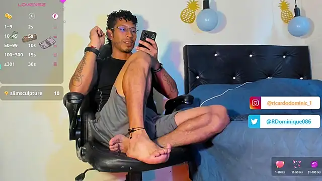Snapshot of FuckHardlove chatting on 02.12.25 FuckHardlove online show from 02.12.25