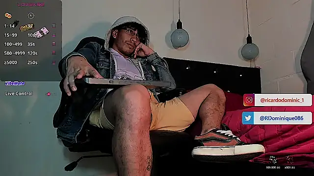 Snapshot of FuckHardlove chatting on 09.15.25 FuckHardlove online show from 09.15.25
