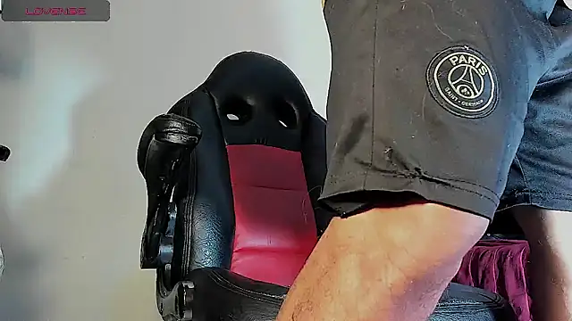 Snapshot of FuckHardlove chatting on 10.22.25 FuckHardlove online show from 10.22.25