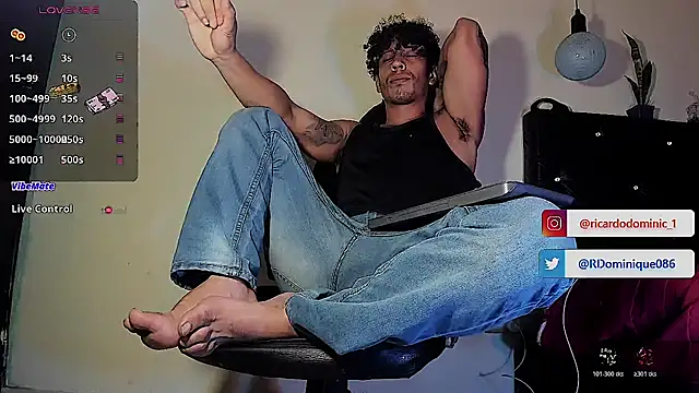 Snapshot of FuckHardlove chatting on 11.01.25 FuckHardlove online show from 11.01.25