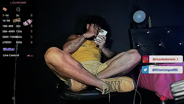 Snapshot of FuckHardlove chatting on 12.13.25 FuckHardlove online show from 12.13.25