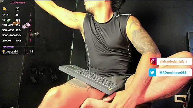 Snapshot of FuckHardlove chatting on 04.29.26 FuckHardlove online show from 04.29.26