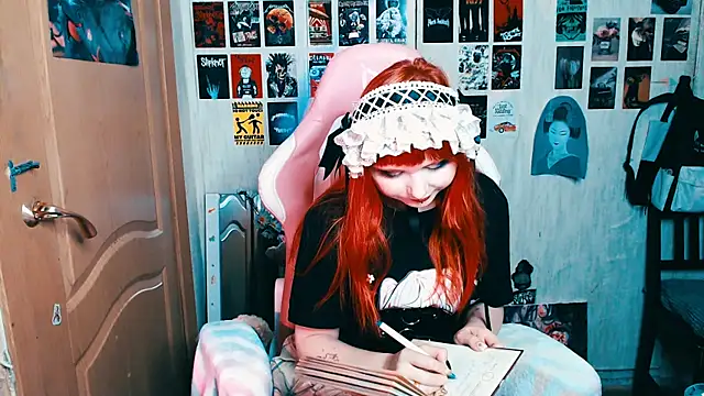 Usagi Blush  online show from 10.02.25