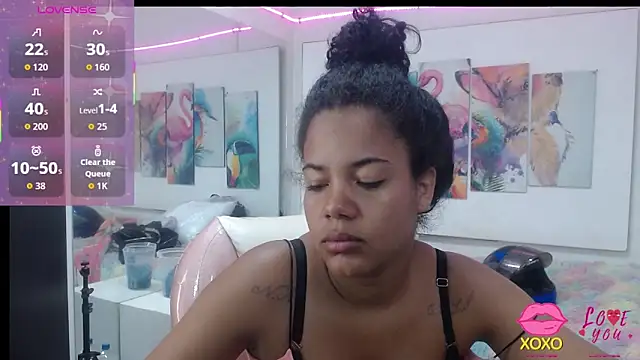 Snapshot of alegriamartinez chatting on 10.27.25 alegriamartinez online show from 10.27.25