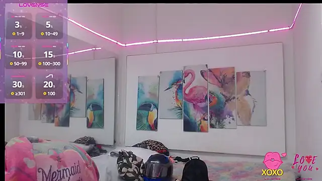 Snapshot of alegriamartinez chatting on 10.28.25 alegriamartinez online show from 10.28.25