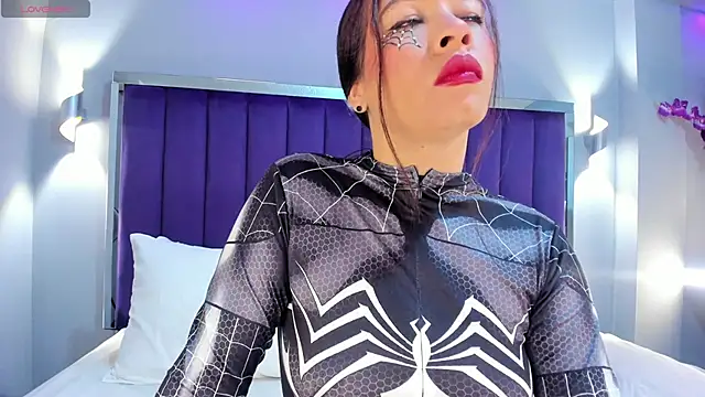 Snapshot of SaraRiley chatting on 10.31.25 SaraRiley online show from 10.31.25