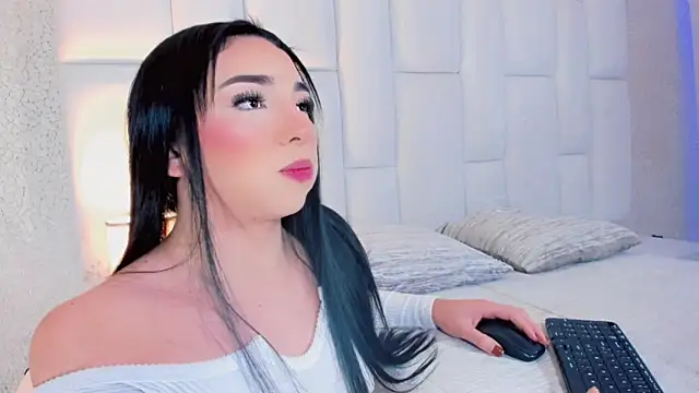 andrea alvarz online show from 12.14.25