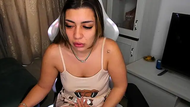 EveEvian online show from 01.31.25