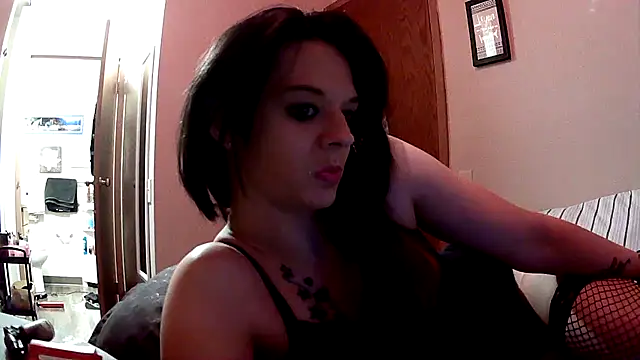 Snapshot of dangereyez0010 chatting on 02.08.25 dangereyez0010 online show from 02.08.25