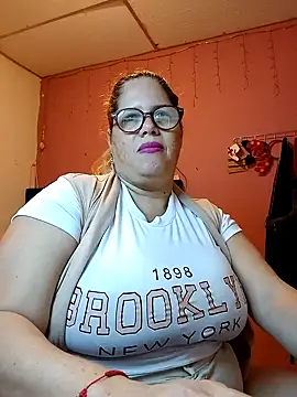 EllisW8 online show from 01.30.25