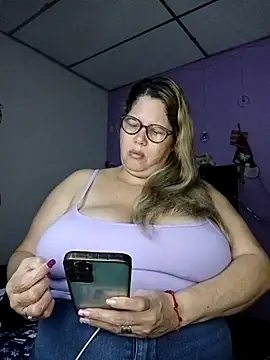 EllisW8 online show from 12.04.25