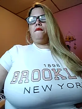 EllisW8 online show from 02.17.26