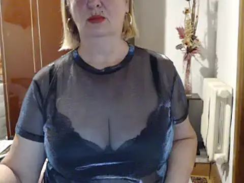 Secretfox online show from 10.03.25