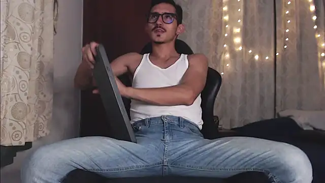 HomeAloneK online show from 09.29.25