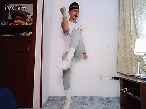 HomeAloneK online show from 11.30.25