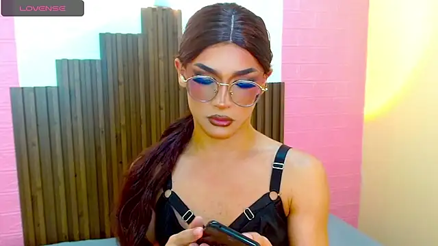 Snapshot of Mike_Nourr chatting on 12.14.24 Mike Nourr online show from 12.14.24