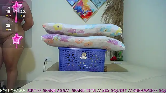 vegalaura   online show from 02.13.25