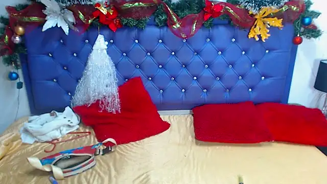 Snapshot of kiwii_nasty chatting on 01.04.25 kiwii nasty online show from 01.04.25